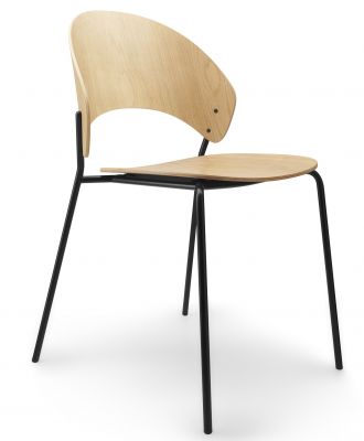 Dosina Stuhl von Eva Solo: Holzstuhl mit schwarzem Metallgestell, modernes Design für Esszimmer.